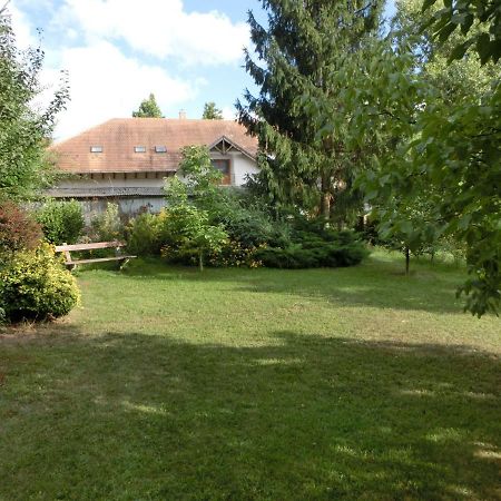 Pilis Apartman Piliscsaba Buitenkant foto