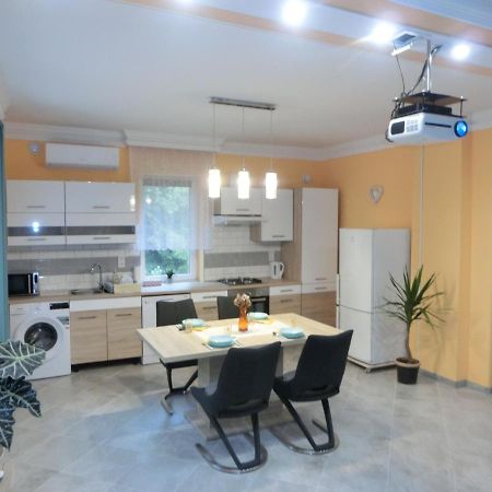 Pilis Apartman Piliscsaba Buitenkant foto