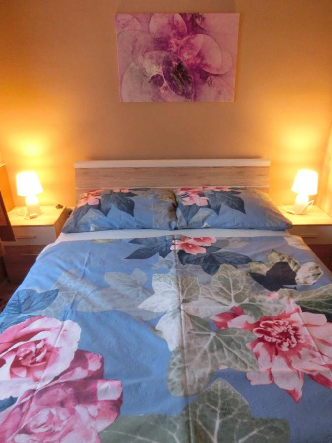 Pilis Apartman Piliscsaba Buitenkant foto