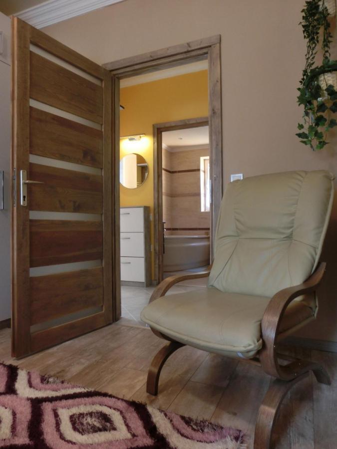 Pilis Apartman Piliscsaba Buitenkant foto