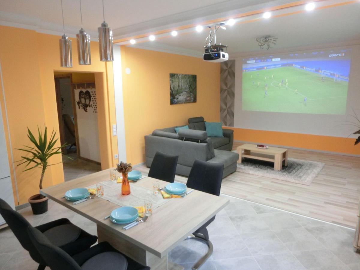 Pilis Apartman Piliscsaba Buitenkant foto